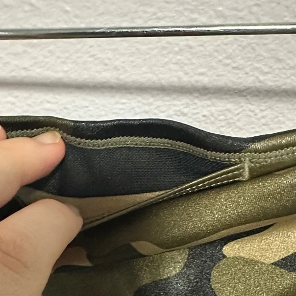 Nike Camo Leggings - Green and Black - Picture 5 of 10